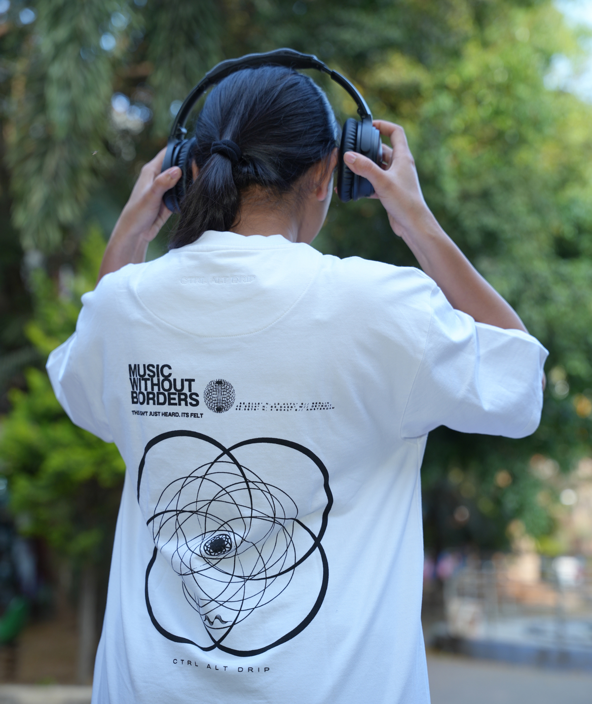 Techno: Music Without Borders · White · Back